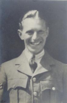 Leslie John NICHOLLS 