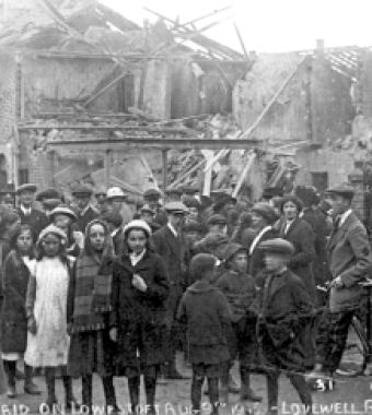 Zeppelin Raid 1915 CREDIT: Bob Collis